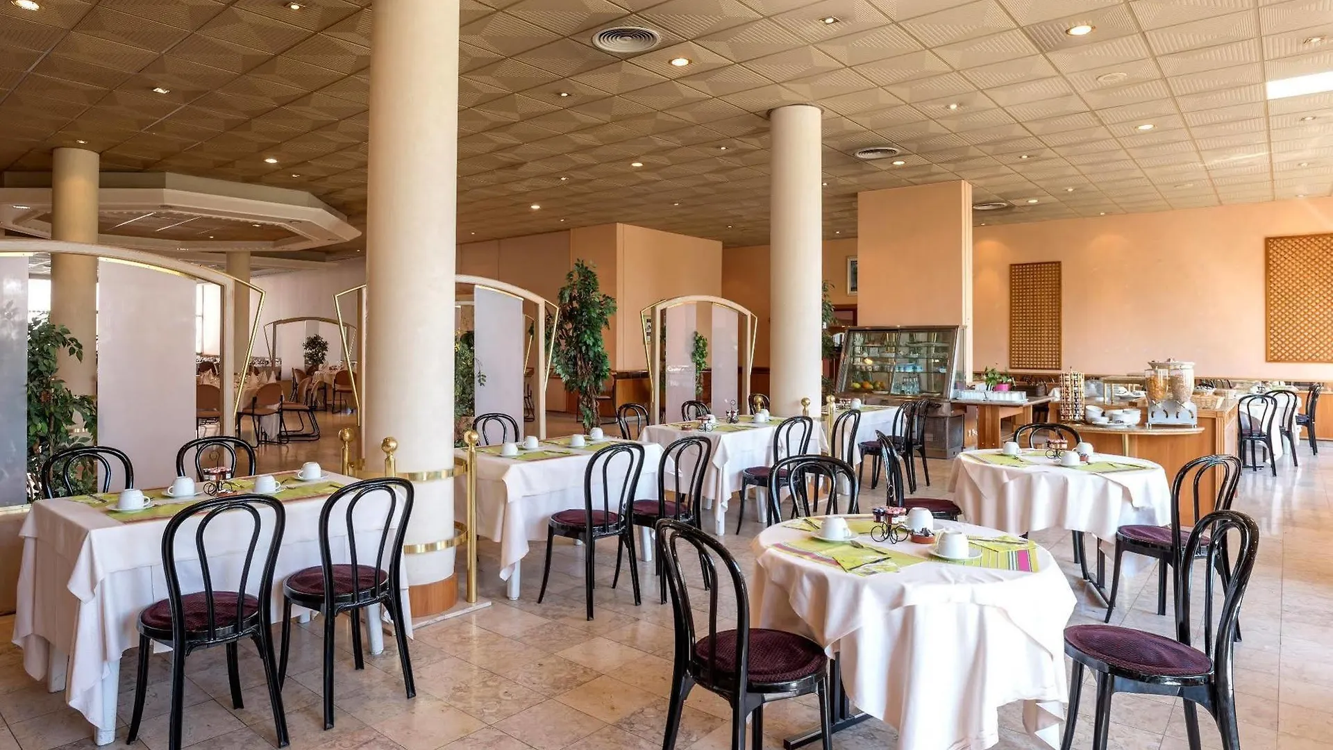 Logis Lyon Est Porte De L'Ain Saint-Maurice-de-Beynost France