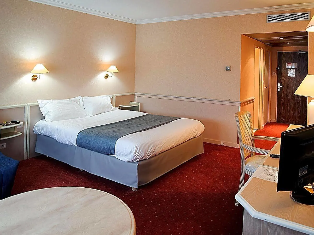 Logis Lyon Est Porte De L'Ain Saint-Maurice-de-Beynost