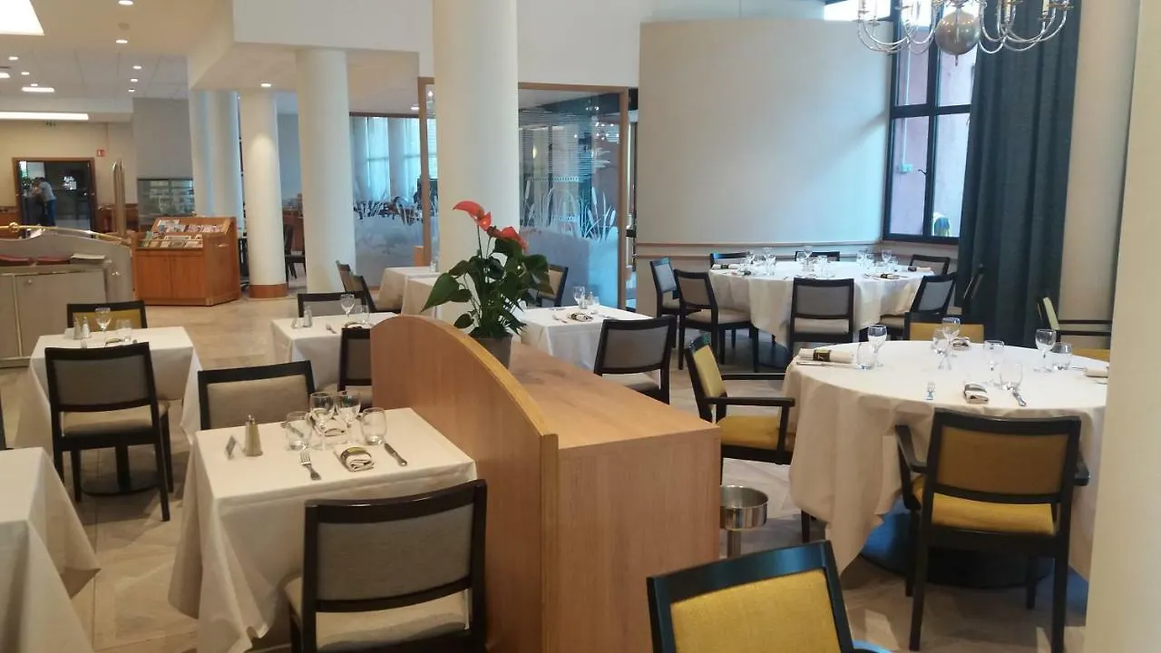 Logis Lyon Est Porte De L'Ain Saint-Maurice-de-Beynost Hotel