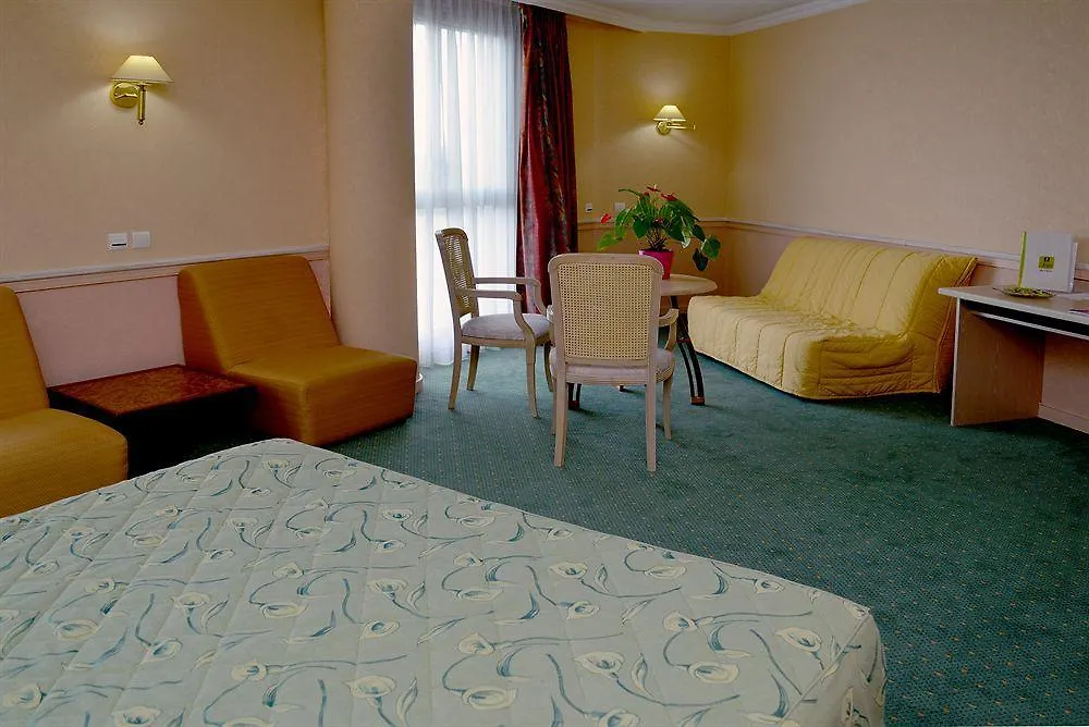 Logis Lyon Est Porte De L'Ain Saint-Maurice-de-Beynost