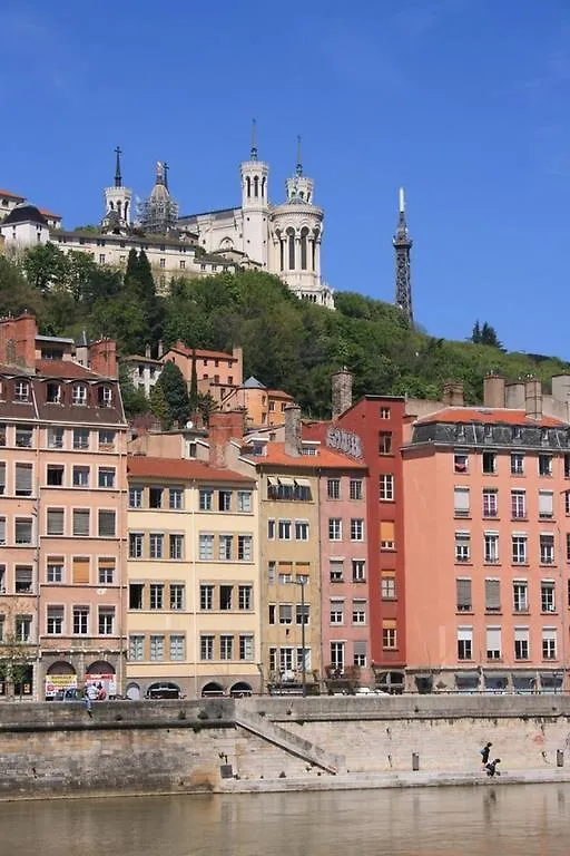 Logis Lyon Est Porte De L'Ain Saint-Maurice-de-Beynost 4*,  France