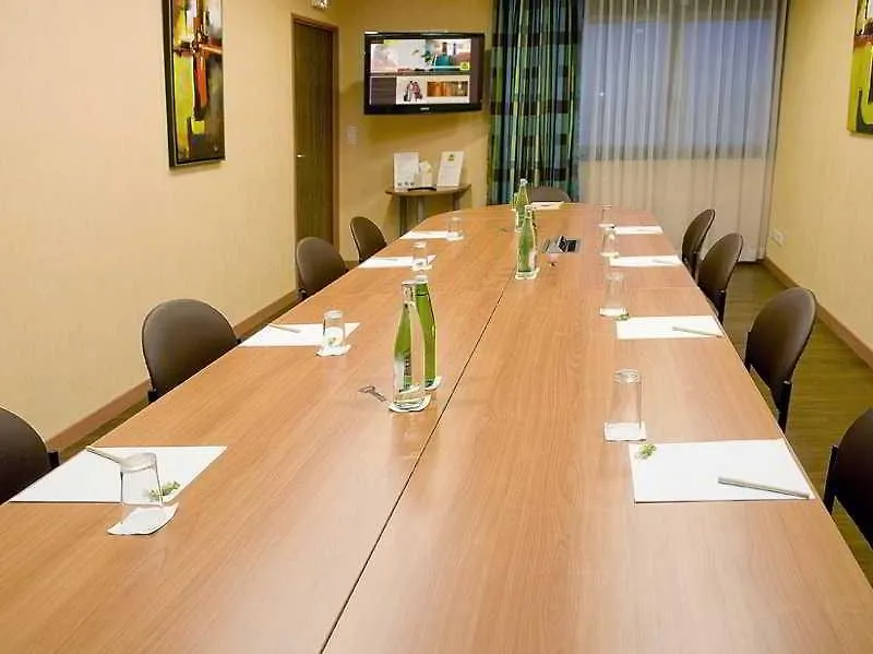 Logis Lyon Est Porte De L'Ain Saint-Maurice-de-Beynost 4*,  France