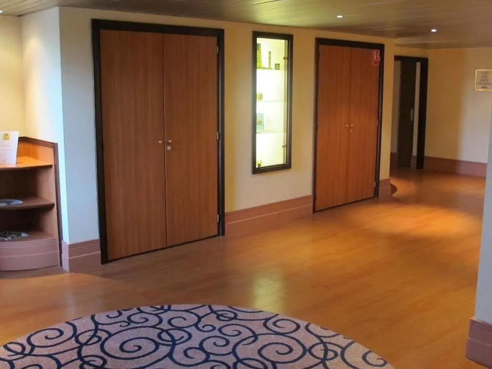 Logis Lyon Est Porte De L'Ain Saint-Maurice-de-Beynost